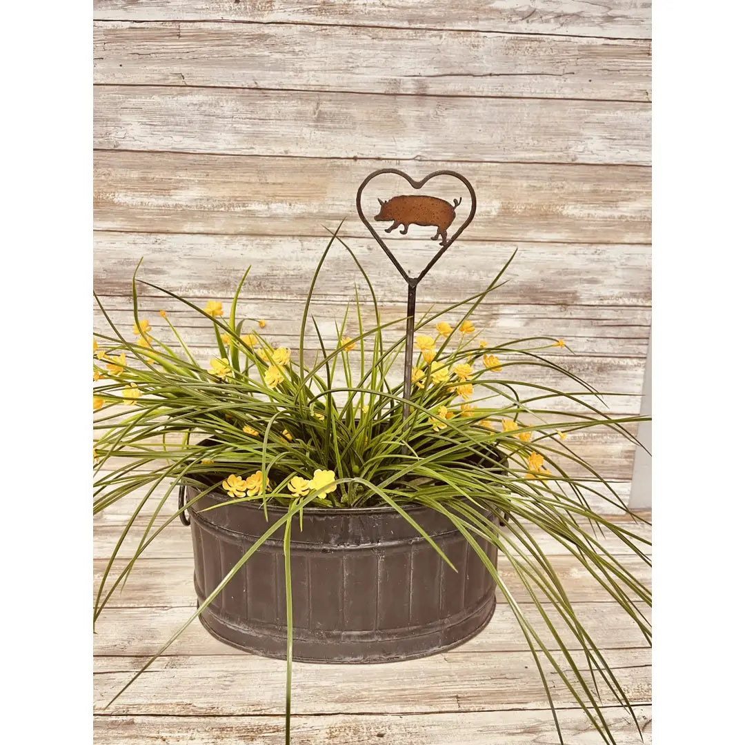 Heart Outline with Pig Plant Stake 4H Gift Garden