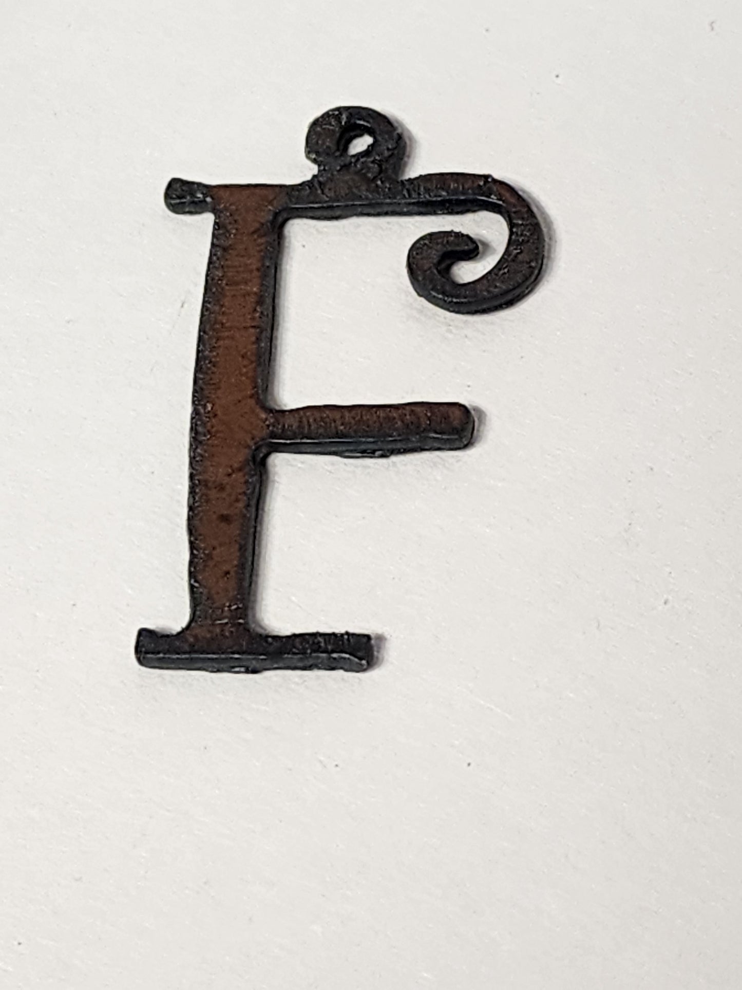 "Curls" font Initial Charm