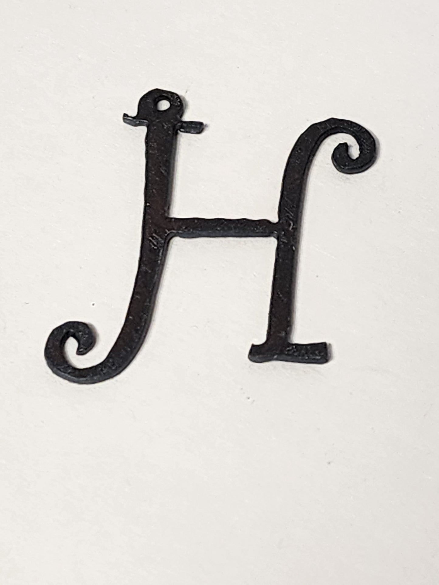 "Curls" font Initial Charm