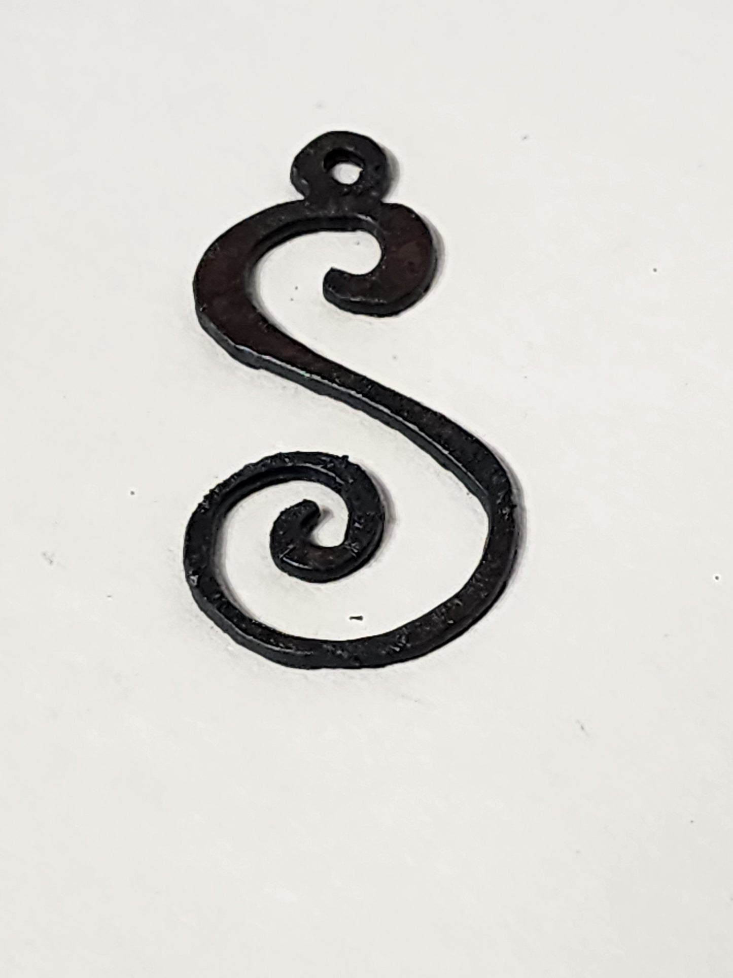 "Curls" font Initial Charm