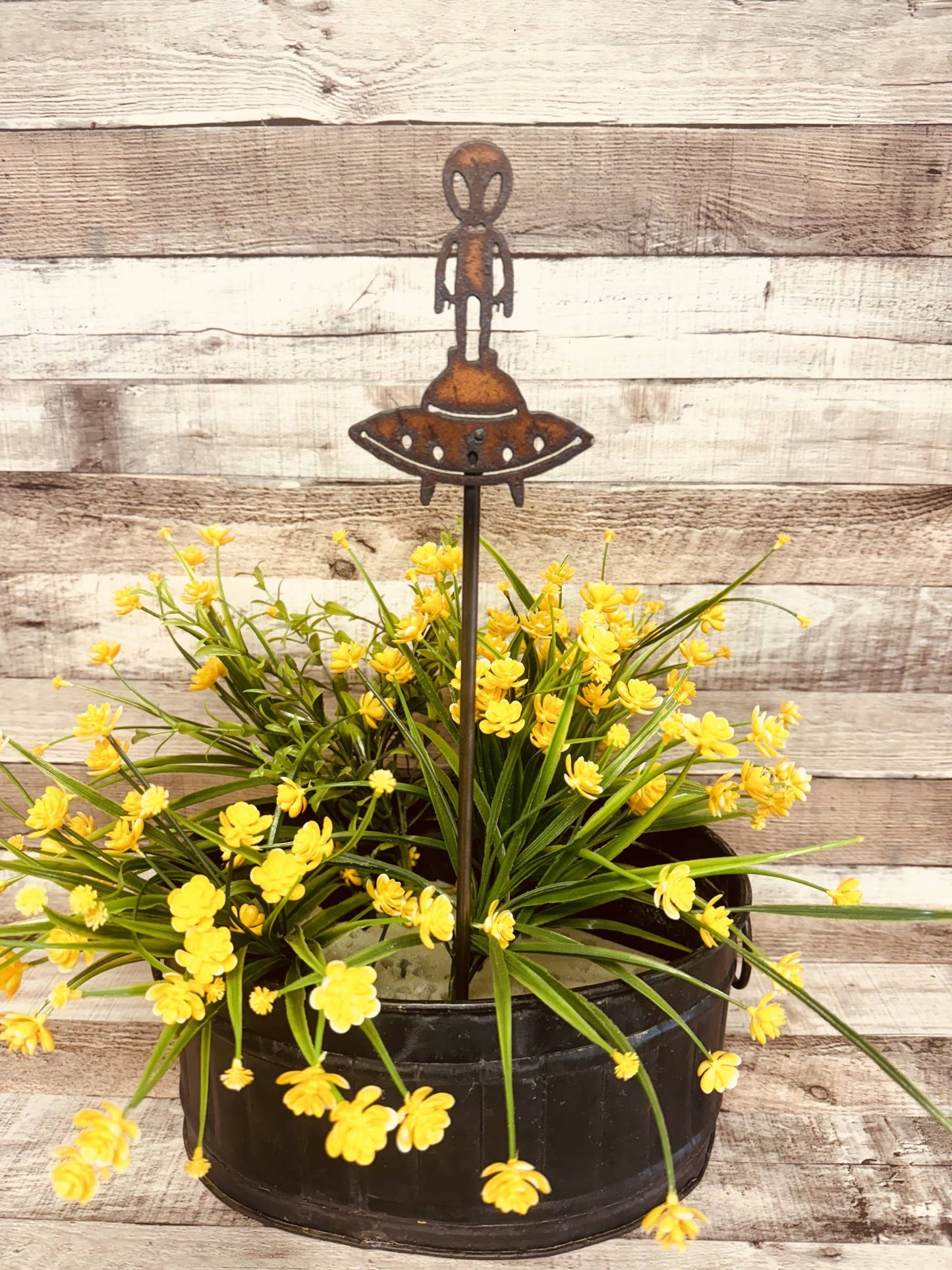 UFO Alien Garden Plant Stake Area 51 Flying Saucer