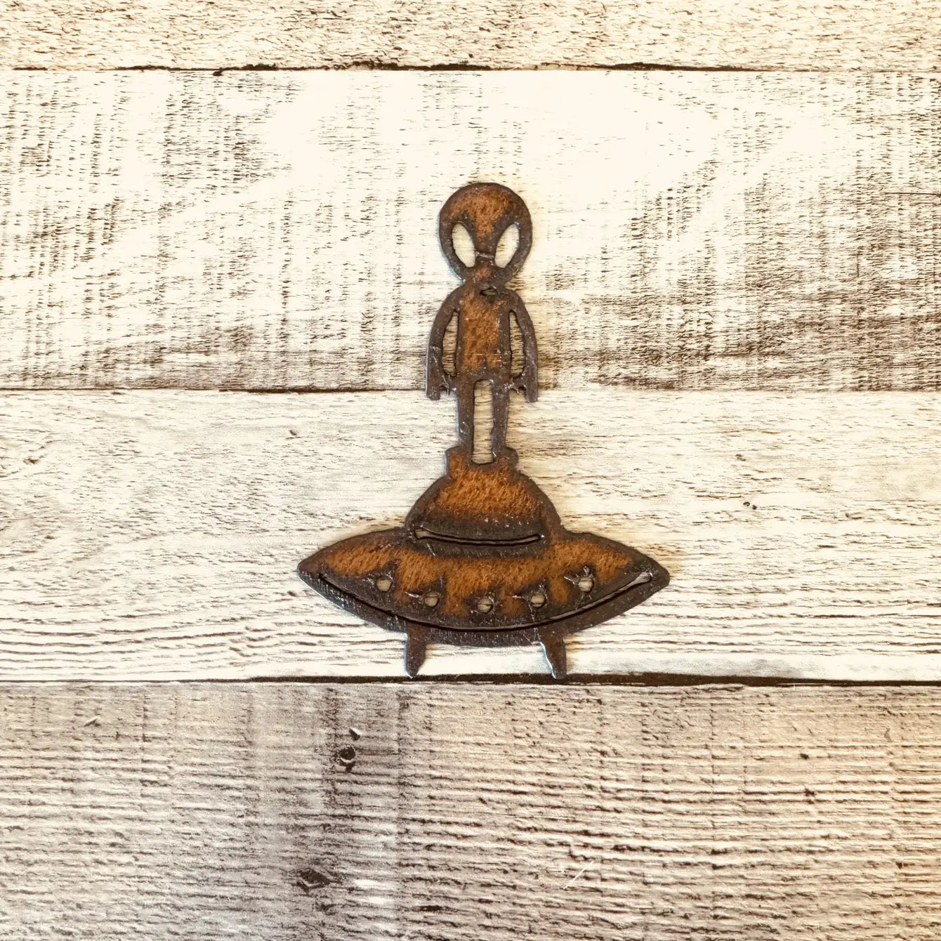Alien Flying Saucer Rustic Metal Area 51 Magnet