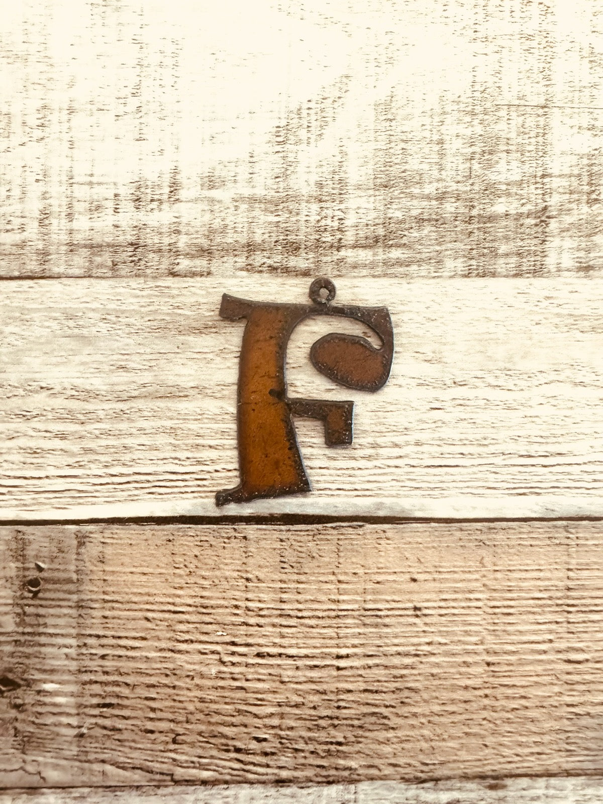 "Rowdy" font Initial Charm