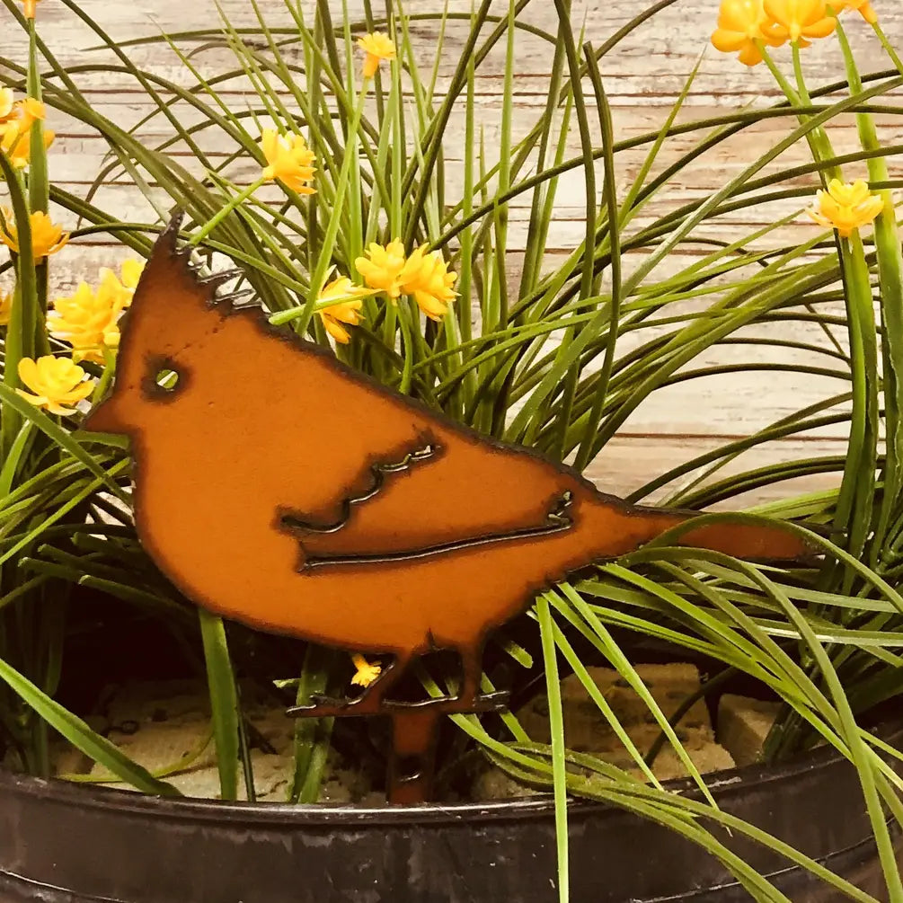 Cardinal Rusty Bird Garden Yard Stake