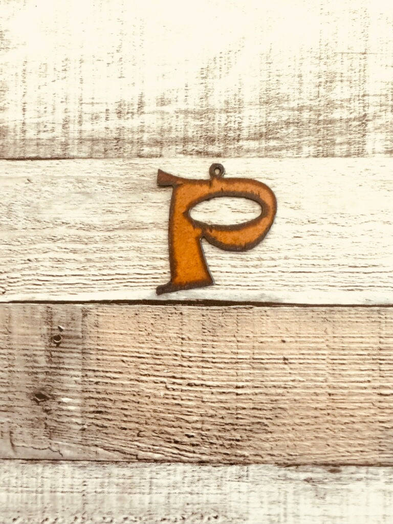 "Rowdy" font Initial Charm