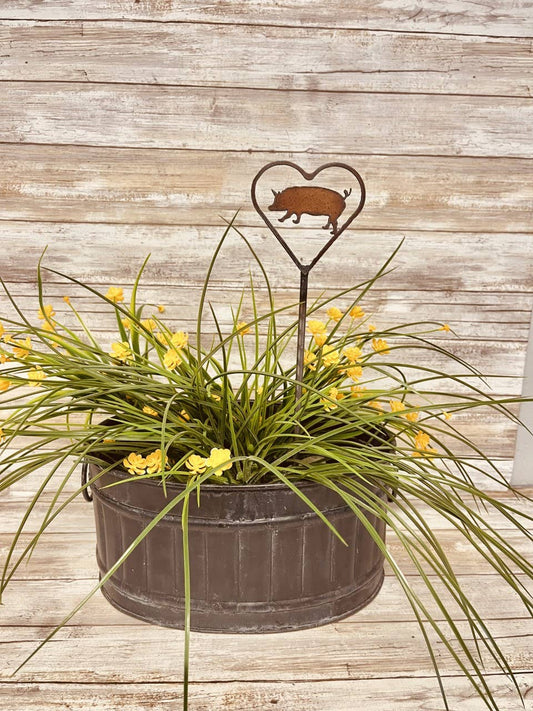 Heart Outline with Pig Plant Stake 4H Gift Garden