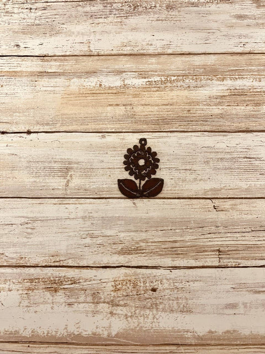 Jaidyn Flower Charm Pendant Rusty Metal