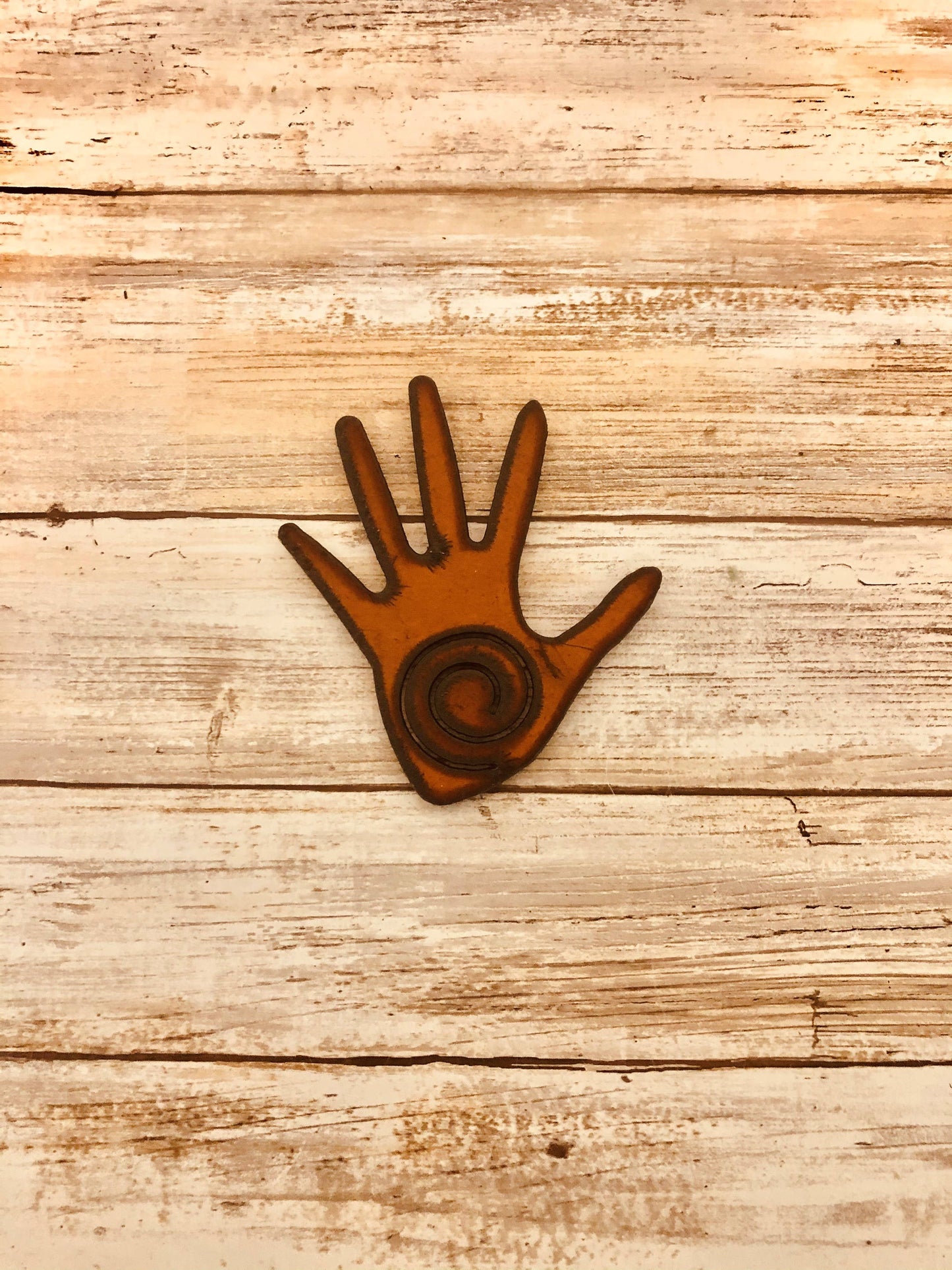 Hand with Swirl Magnet